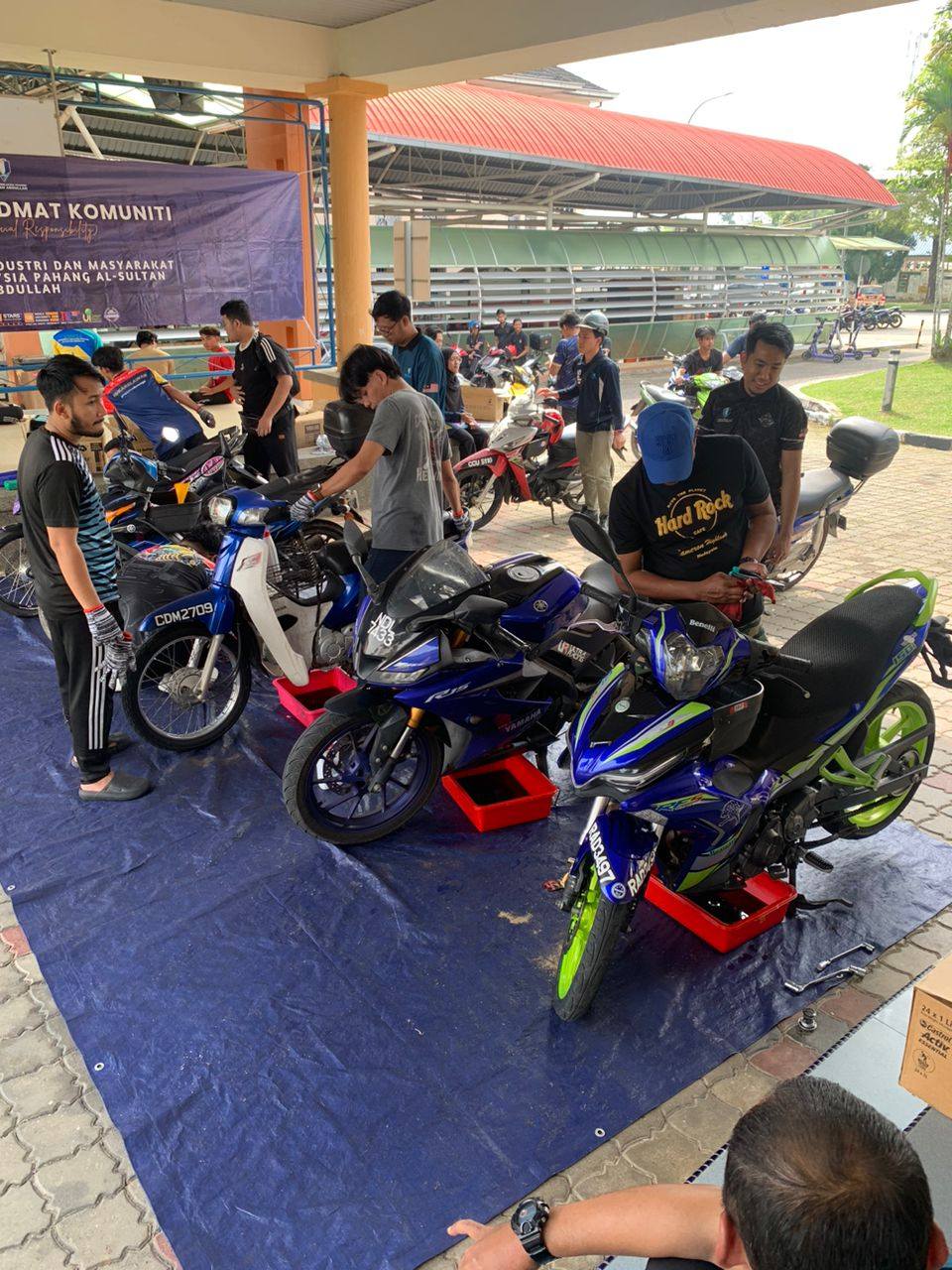 PRIHATIN: SERVIS MOTORSIKAL